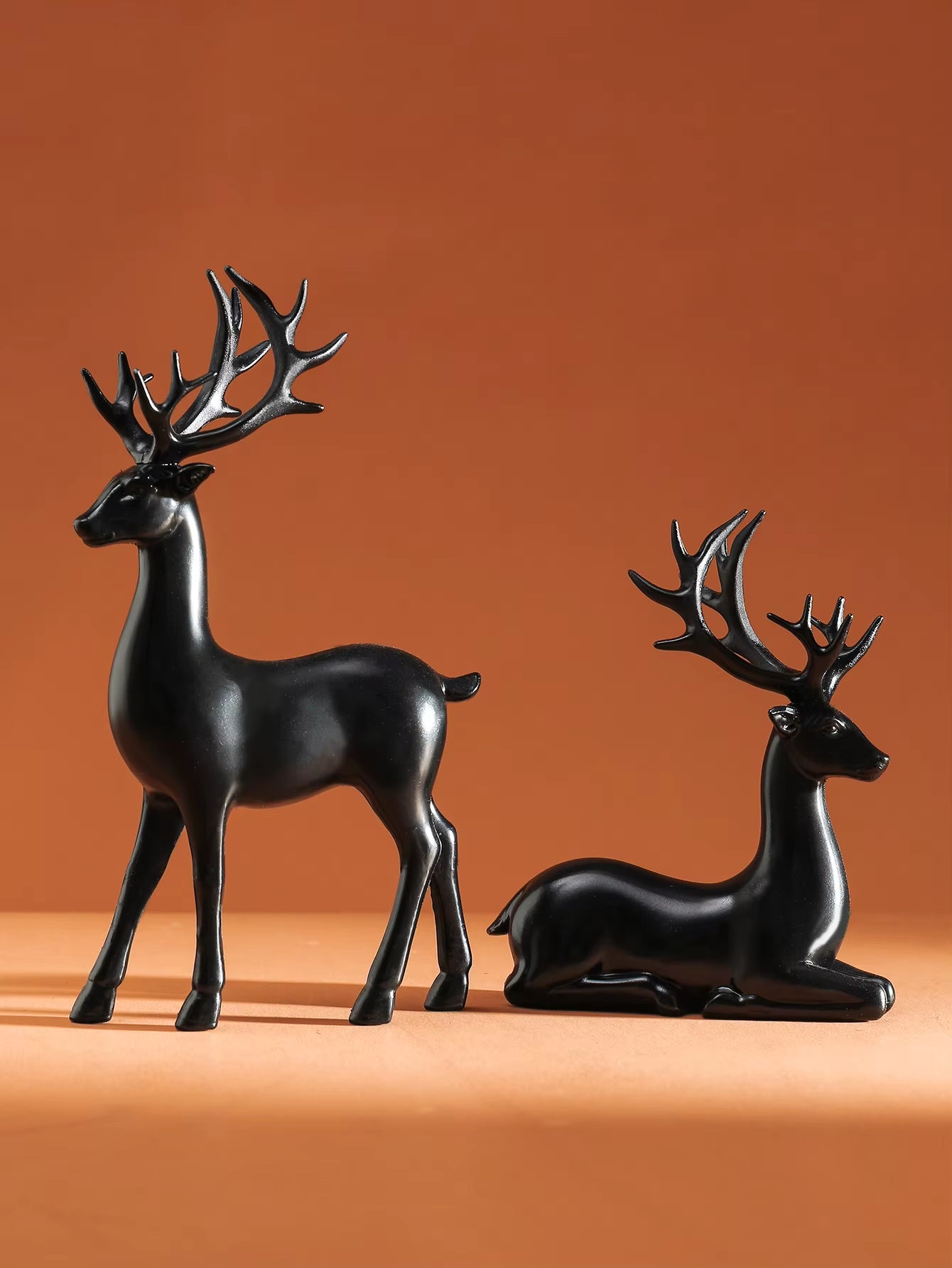 2 Pcs Reindeer Christmas Table Decoration for Home Indoor Xmas Holiday Small Statue Rustic Table Decor Christmas Reindeer Decor