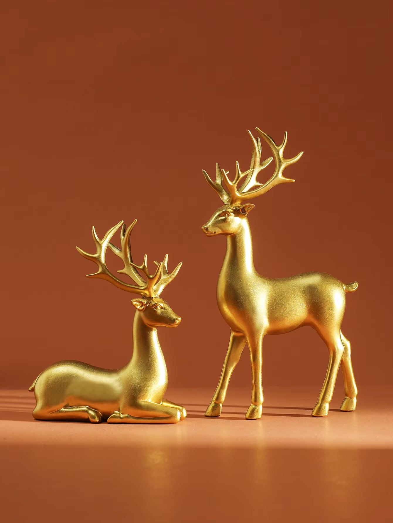 2 Pcs Reindeer Christmas Table Decoration for Home Indoor Xmas Holiday Small Statue Rustic Table Decor Christmas Reindeer Decor